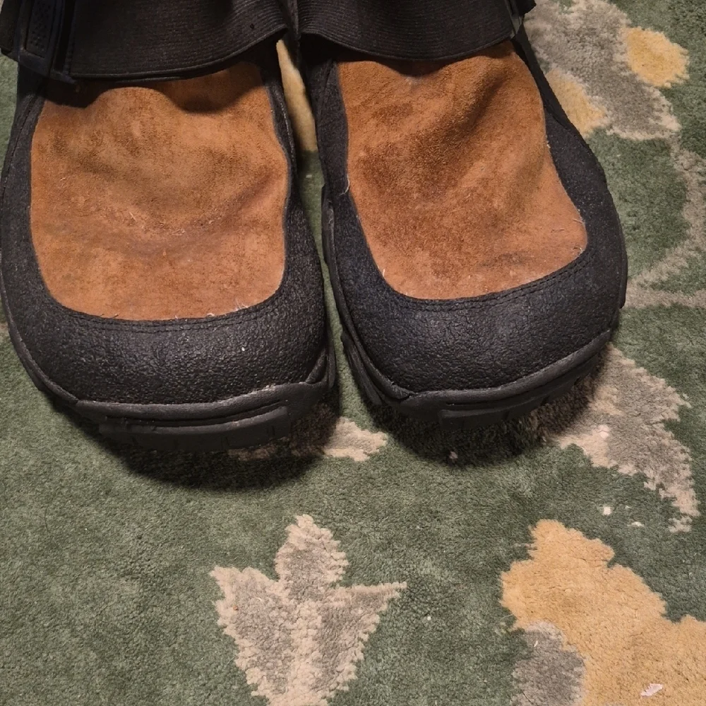Cabela's Brown and Black Insulated Suede Winter Boots